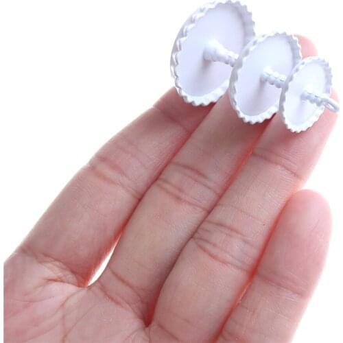 1pcs Miniature 3 Layer Metal Fruit Desserts Snack Rack Stand Pretend Play Kitchen Furniture Toys 1/12 Dollhouse