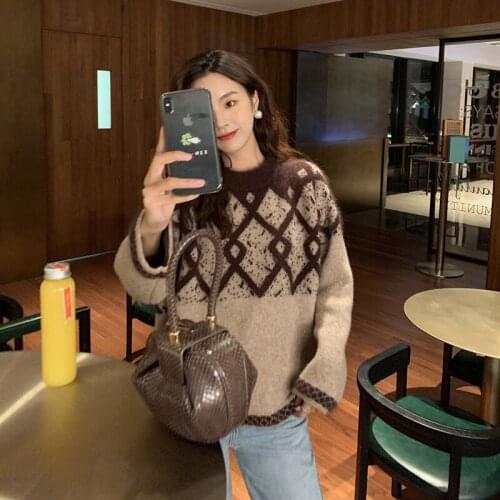 2021 autumn and winter fashion new long-sleeved round neck pullover loose western style striped knitted sweater top women