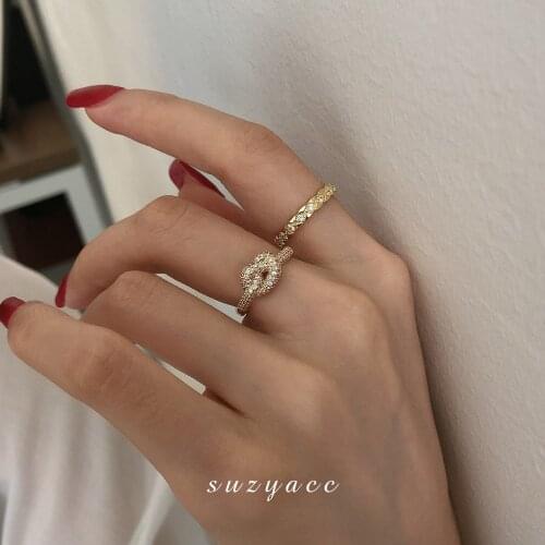 The New knotted Temperament Wild Golden High-quality Ring Ring Femininity Fashion Personality Jewelry