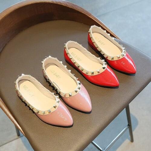 Summer Sandals for Kids Girls Princess Shoes Pointed Toe with Rivet Soft Bottom Children Leather Beach Shoes SMG150