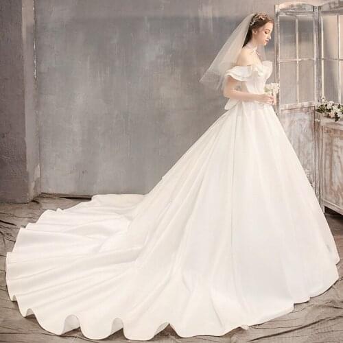 2021 Noble Satin Boat Neck Wedding Dress Vestido De Noiva Vintage Off The Shoulder Princess Bride Dress With Train Wedding Gowns