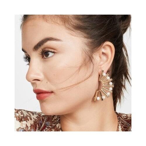 Hot Selling Earrings European and American big shop earring alloy fan-shaped pearl hollow female style earrin