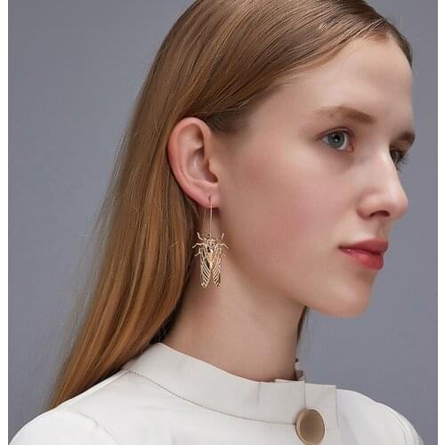 Unique Gold/Black Cicada Drop Earrings for Women Female Long Insect Pendientes Dangle Earings Bug Whimsical Jewelry Bijoux