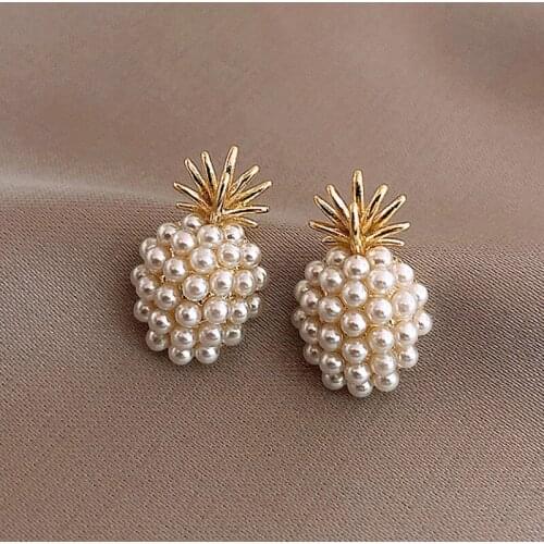 New Arrival Geometric Pearl Women Classic Stud Earrings Pineapple Pearl Earrings Female Fashion Earrings Female Jewelry