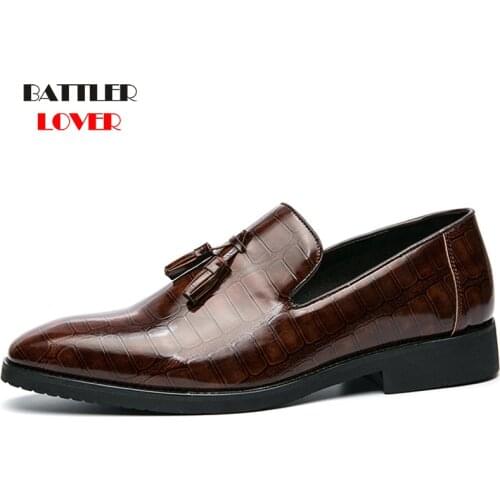 Crocodile Pattern Dress Shoes For Men Business High-end Solid Color Retro Tassel Oxfords Male Pointed Toe Comfortable Loafers