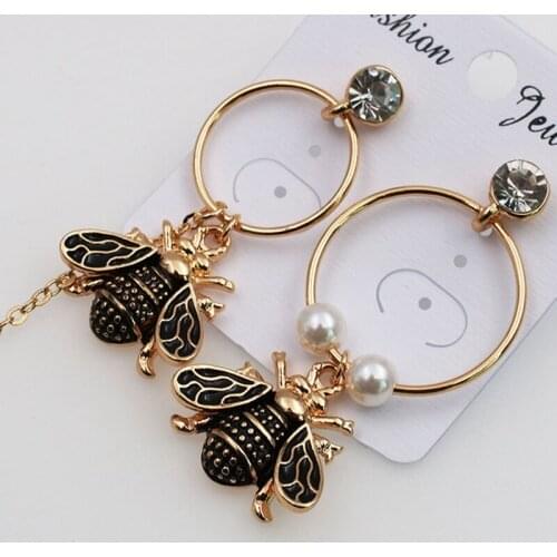 High Quality Hot Design Honey AAA Zircon Asymmetric Bee Pearl Earrings Golden For Women Fashion Luxury Jewelry
