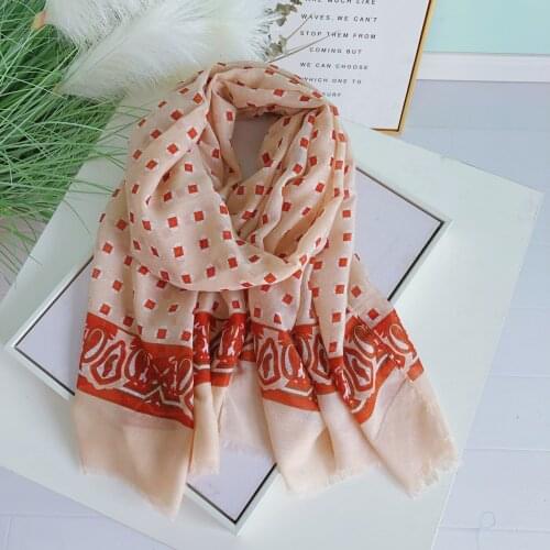 2020 Fashion Flower Print Fringe Scarves Shawls Women Long Floral Pattern Scarf Wrap Hijab 2 Color Free Shipping