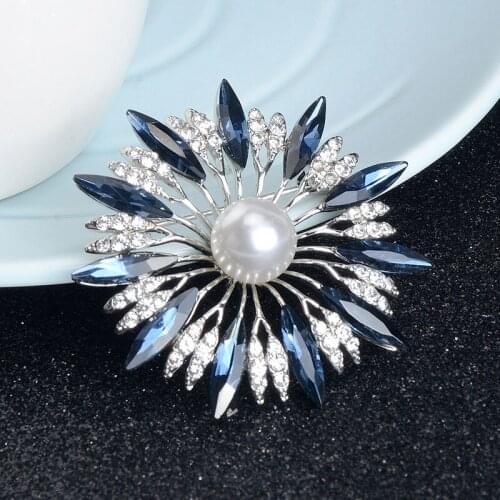 Creative Exquisite Women Corsage Pearl Rhinestone Decoration Ladies Brooch Shirt Suit Sweater Badge Jewelry Accessories Party