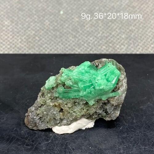 100% Natural green emerald mineral gem-grade crystal specimens stones and crystals quartz crystals