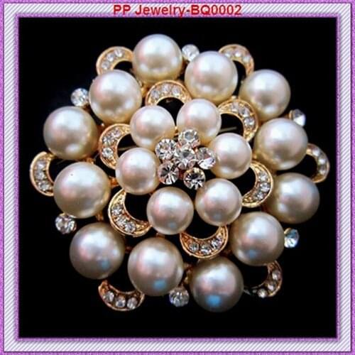 Cheap Wholesale Pretty Gold Tone Pearl And Crystal Flower Brooch Pins Wedding Bouquet