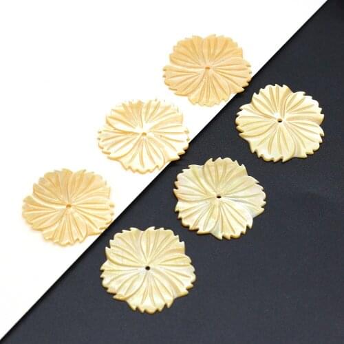 4pcs Natural Seashell Charm Flower Shape Loose Beads for Jewelry Charm Necklace Bracelet Accessories Women Gift Size 28x28mm