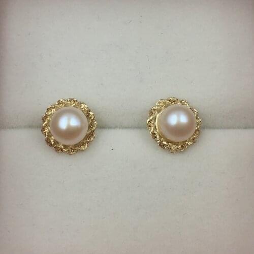 Sinya G18k AU750 Gold stud earrings for women girls Mother with natural Pearls diameter 6-7mm Twist design high quality Hot