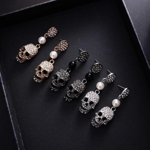 Punk Halloween Full Rhinestones Skull Drop Earrings Gold Color Alloy Simulated Pearl Dangle Earrings for Women Party Jewelry