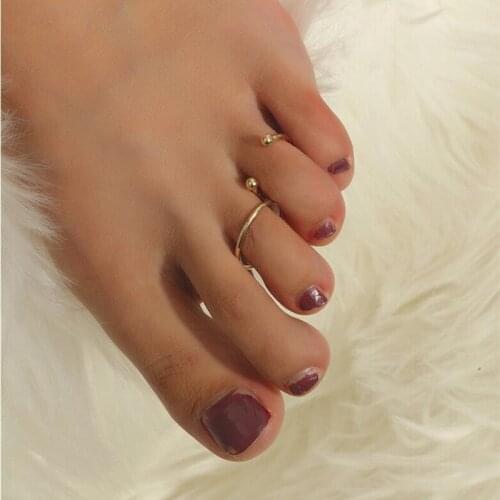 2Pcs Vintage Hollow Carved Star Moon Toe Rings Kits Bohemian Adjustable Open Finger Ring for Women Boho Beach Foot Ring Jewelry