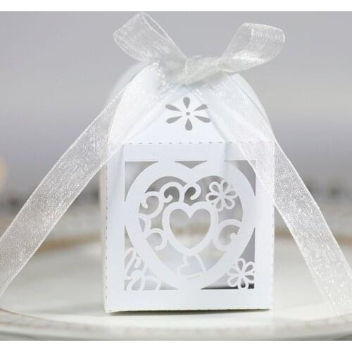 50pcs Laser Cut Love Heart Carriage Paper Favor Gifts Candy Boxes With Ribbon Baby Shower Wedding Birthday Event Party Supplies