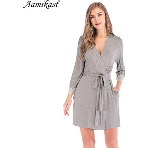 2020 New Modal Lace Womens Robe 3/4 Sleeve Solid Loose V Neck Self Belt Bathrobe Night Sexy Robes Night Grow Kimono Robe Pajama