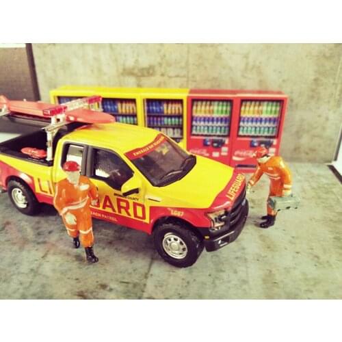 1:64 high simulation car model Fujiwara tofu shop scene toy Coke machine Lemon machine Drink display accessories for gifts