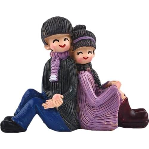 1 Pcs Garden Wedding Decorationcreative Back To Back Lovers Couple Resin Ornaments Moss Micro Landscape Miniatures