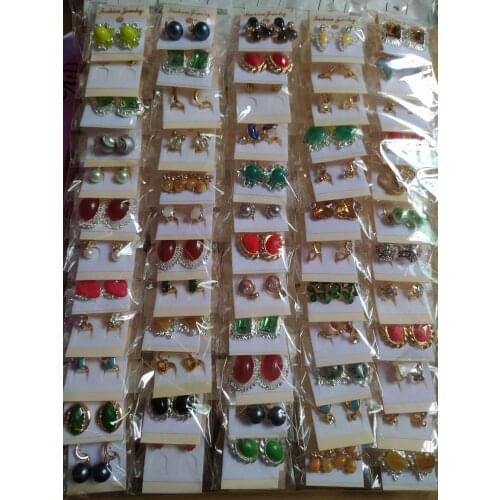 MAIYAJOO Stud Earrings