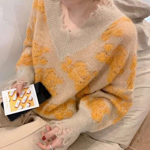 2021 Spring Winter Print Knitted Sweater Women Elegant Green Striped Female V-Neck Printing Loose Pullover Sweater Clothing H26