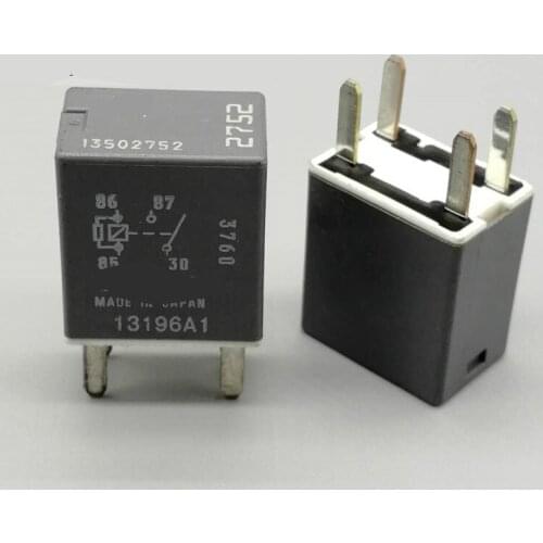 2pcs used second hand car Relay fuse box 13502752 2752 13196A1 for Cadillac Seville SLS SRX CTS ATS