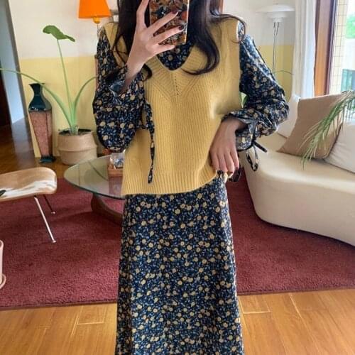 Autumn Winter Women Chiffon Floral Printed Long Dress Two piece set Vintage Long Sleeve Korean V neck and Knitted Vest Pullover
