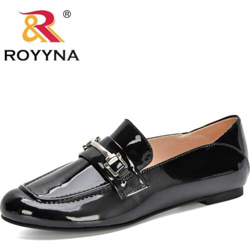 ROYYNA 2020 New Designers Fashion Lower Heels Work Large Size Leather Pumps Women Korean Shoes Lady Wedding Shoes Zapatos mujer