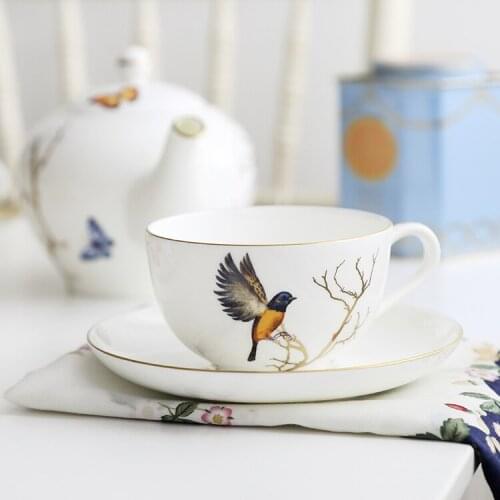 Luxury Coffee Cup Set Ceramic Japanese Creative Tea Cup and Saucer Gift Bone China Milk Tazas De Ceramica Drinkware AB50BZ
