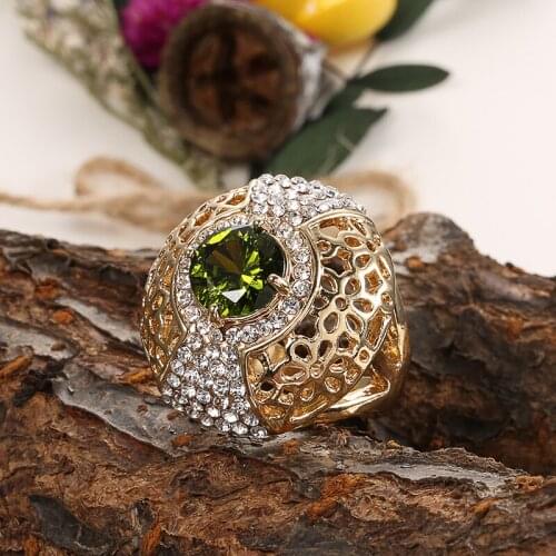 Wbmqda Luxury Green Zircon Big Rings For Women Fashion Gold Hollow Crystal Flower Ring Vintage Wedding Band Jewelry 2020 Hot