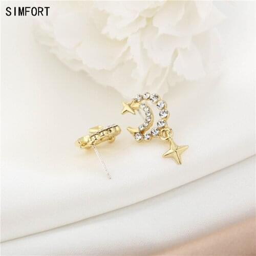 Womens 925 Silver Pin Earring Stars and Moon Diamonds Sense of Luxury Elegant Simple Personality Alloy Decoration Jewelry Gift