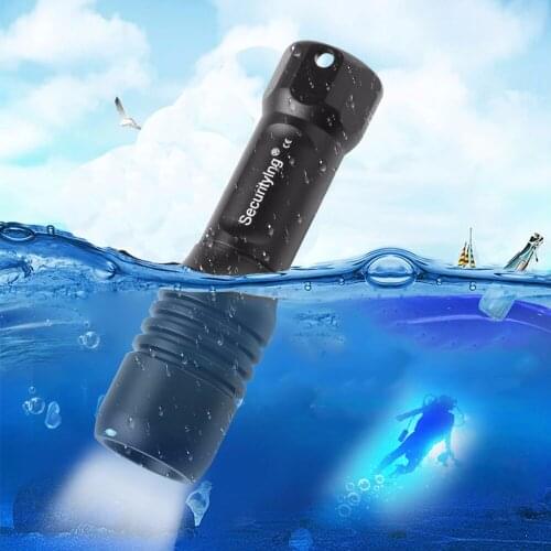 570Lm Mini Portable Scuba Diving Torch Photography Video Flashlight 150M Underwater Torch with 360 Degrees Rotation Bracket