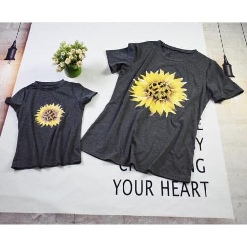 Family Matching Outfits Summer Mommy and Me Clothes Sleeved sunflower T-shirt Mother boy Daughter Tops Family Look Clothing
