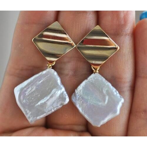 Z10683 22mm White Square Coin Pearl Gold-Plating Dangle Earring