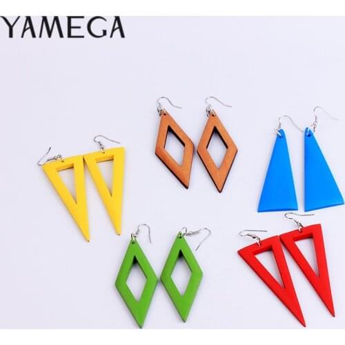 YAMEGA Fashion Wooden Drop Earrings for Women Green Red Dangle Triangle Earrings Retro Geometric Jewelry Statement Party Gifts
