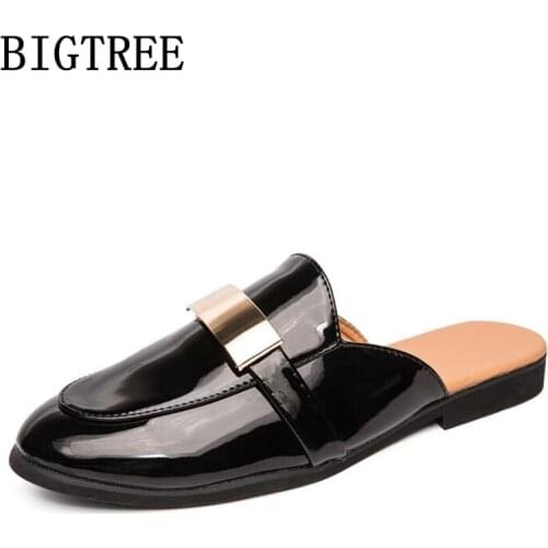 2020 Fashion Men Half Loafers Patent Leather Slipper Designer Loafer Slides Breathable Mules Outdoor Slides Summer Casual Shoes
