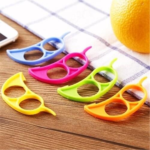 3pcs Portable Two Finger Type Convenient And Safe Random Color Open Orange Peel Tools For Kitchen Simple Accessories Hot Sale