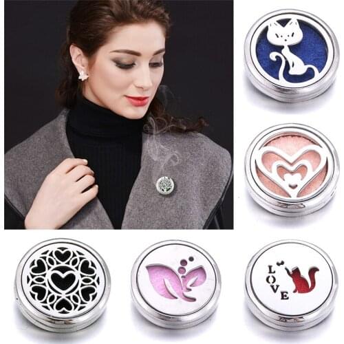 Fashion Butterfly Cat Essential Oil Diffuser Brooch Aroma therapy Locket Stainless Steel Magnetic Women and Men Charm Brooch