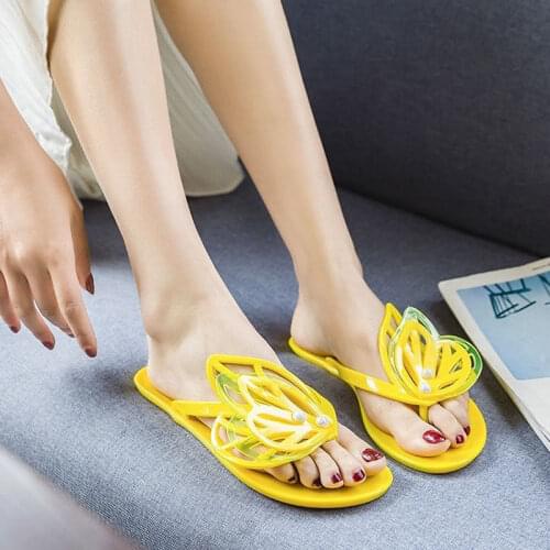 2021 Summer Women Flat Bottomed Fashion Beach Flip Flop Girl Students Lovely To Wear Versatile Jelly Sandals for Summer Slipper