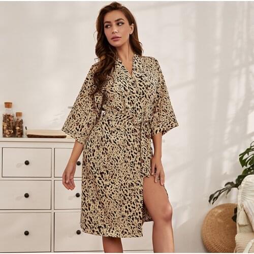 Pink Sexy Long Sleepwear Print Rayon Robe Womens Pajamas Sexy Bathrobe Dressing Gowns Women Bride Bridesmaid Wedding Robes