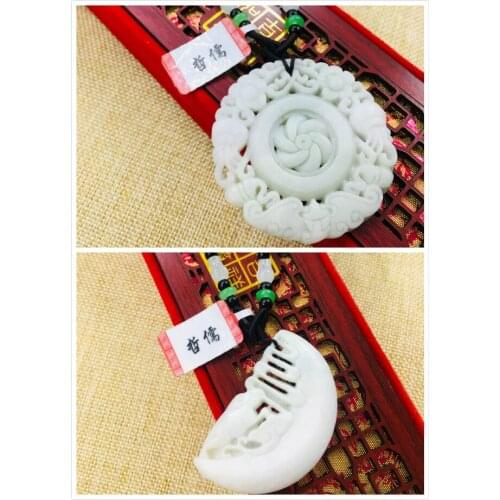 Natural Guizhou Cuiyu Hand-carved light green openwork flower crescent comb pendant necklace Men and women sweater chain