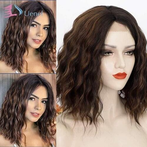 Uenel Short Wavy Omber Highlight Wig, Shoulder Length Black Mixed Brown Curly Wig Natural Hairline for Women 14 Inch