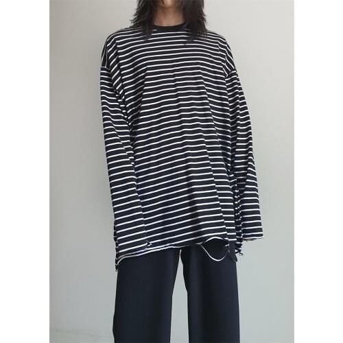 Spring and Autumn New Korean black and white Long Sleeve T-Shirt loose lazy wind stripe medium long hole long sleeve T-shirt