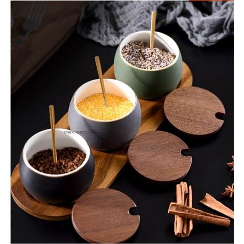 Ceramic Seasoning Jar with Lid, Grain Dispenser, Seasoning Box, Creative Household Salt and Pepper Shaker Kitchen Seasoning Tool