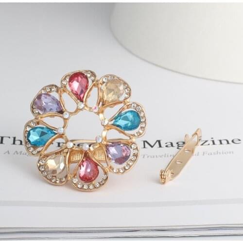 Fashion Multipurpose Rhinestone Garland Hoop Twine Brooch Silk Scarf Clip Buckle Holder Crystal Flower Brooches Jewelry Gift