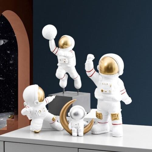 Nordic Style Creative Home Decor Resin Astronaut Craft Figurine Miniatures Table Porch Living Room Decoration Cosmonaut Ornament