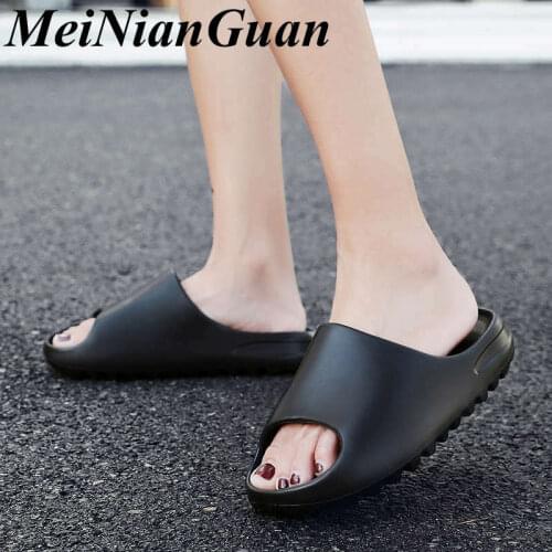 Cartoon Summer Flip Flops Woman Slippers for Home Luxury Brand Slip on Flat Thick Sole EVA Mens Casual Shoes Man Breathable DH