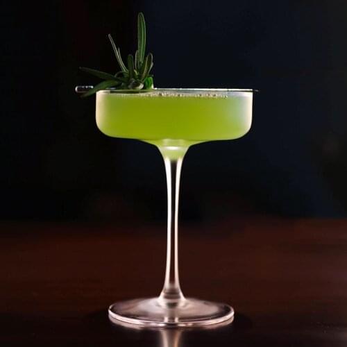 Free Shipping 4PCS 130ml New Creative Flat Lead Free Cocktail Glass Martini Glass Set of 4