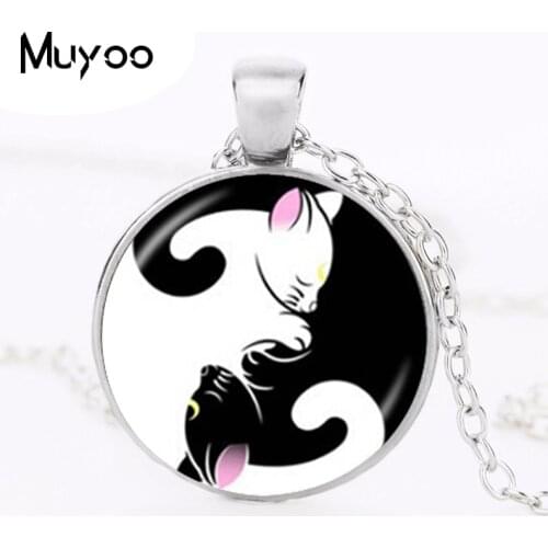 Yin Yang Cat Necklace Kitty Pendant Black and White Eight Diagrams Pattern Magic Tai Jewelry Fashion Accessory for Lover HZ1
