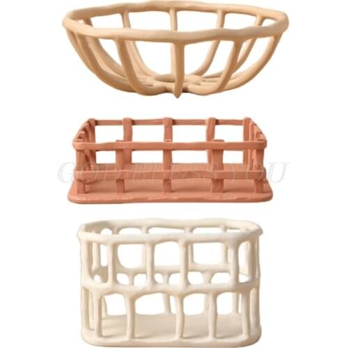 Creative Hollow Fruit Storage Basket Dessert Organizer Plate Bread Serving Handcrafted Tray Platter Retro Classic Decor