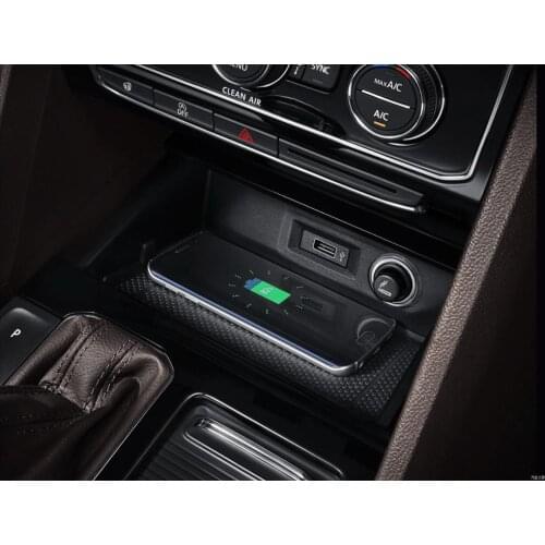 Qi Car Wireless Charger For iPhone Samsung S10 S9 for Volkswagen T-Roc 2018 Teramont 2017-2019 Passat 2019 Phideon 2018